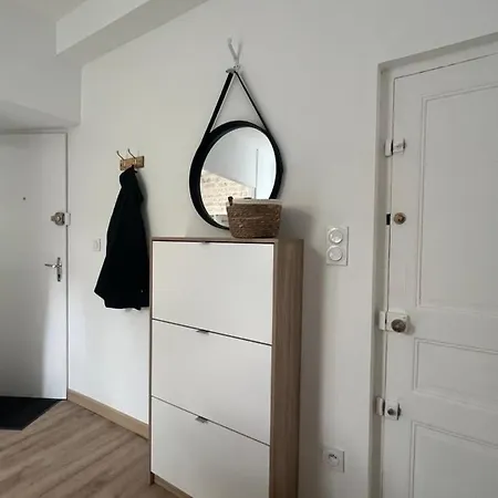 Le Bjorn - T1 Chaleureux Refait A Neuf - Centre *